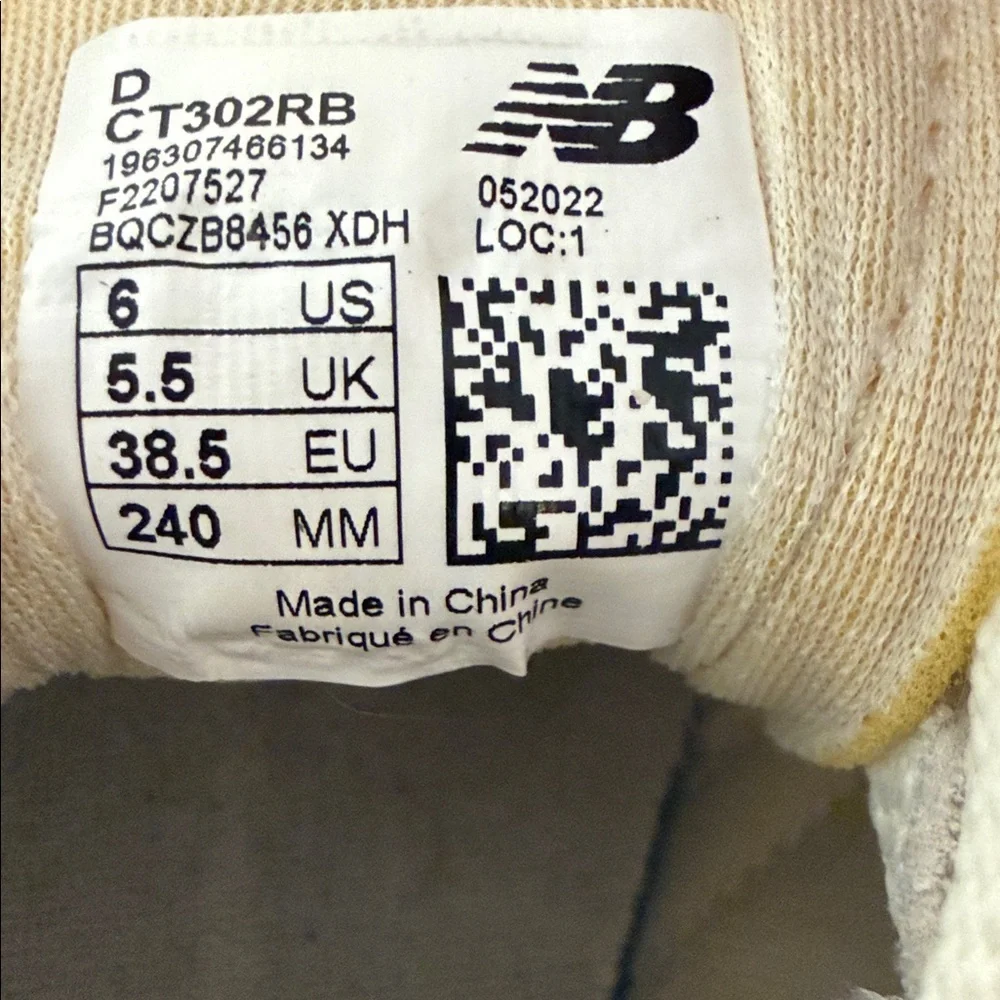 New Balance CT302 Mens 6  W 8 Shoes White Grey Sneaker Comfort Athletic Unisex